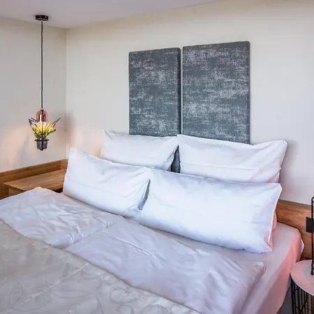Gartenzimmer *